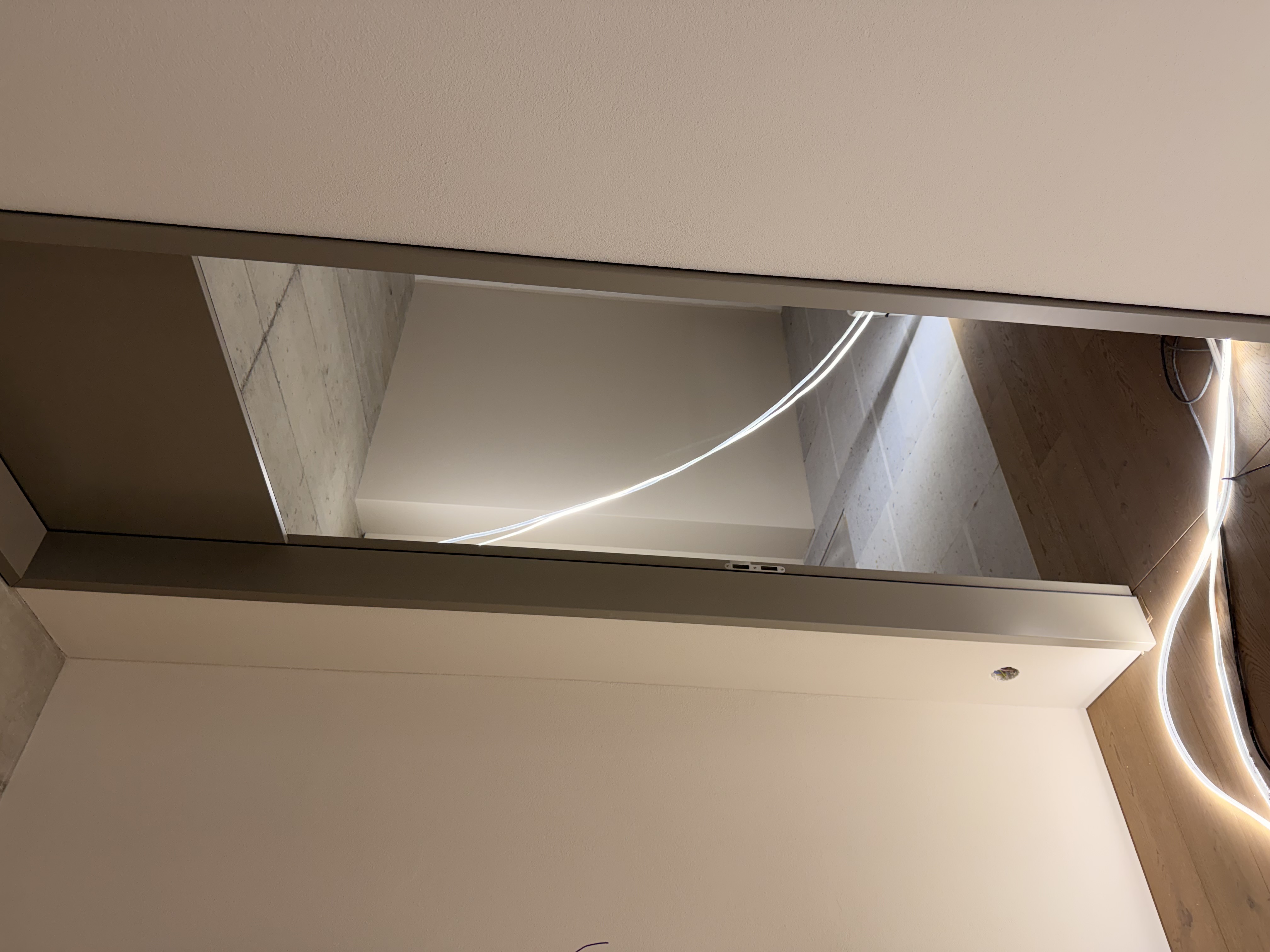 Bau der neuen PODORO Podologiepraxis in Muri AG – Durchgang und Innenausbau während der Renovation